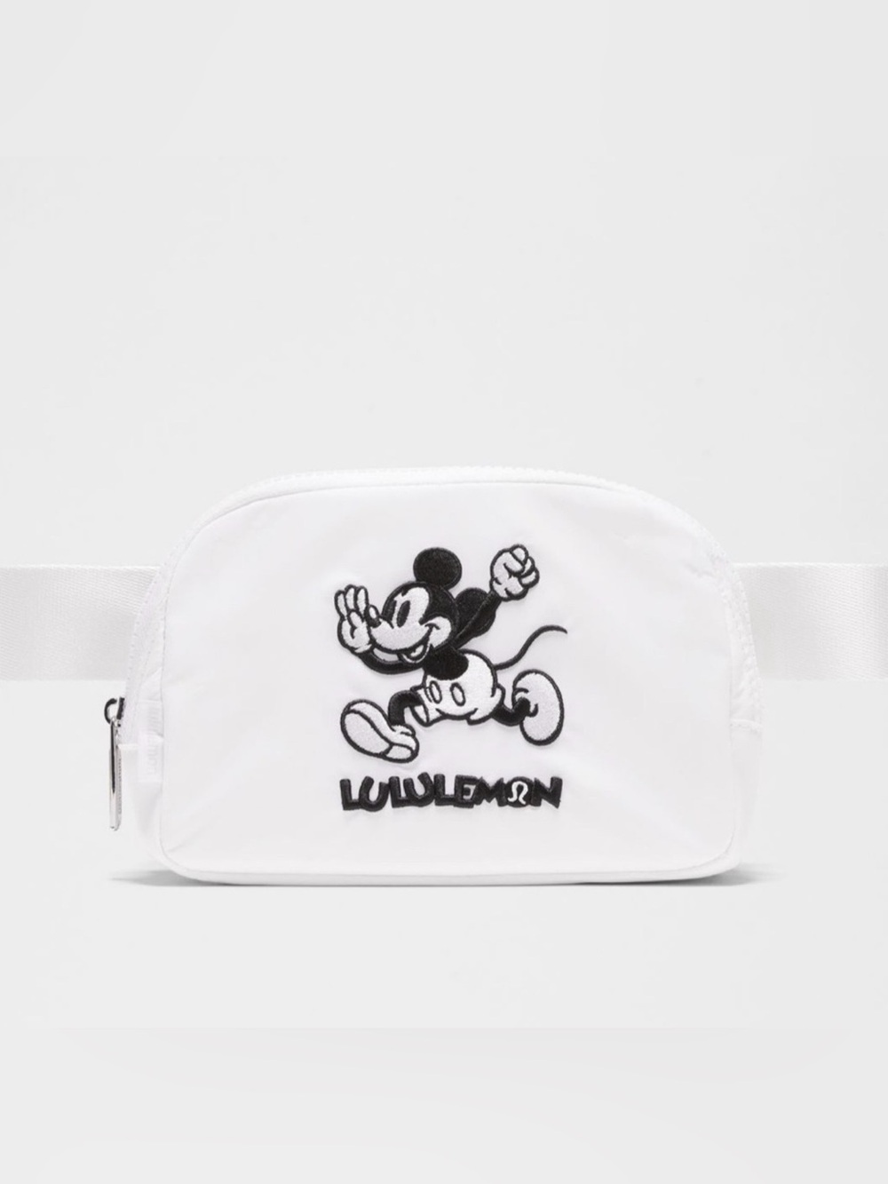 🆕 LULULEMON X DISNEY Everywhere Belt Bag 1L Mickey in Motion Graphic White